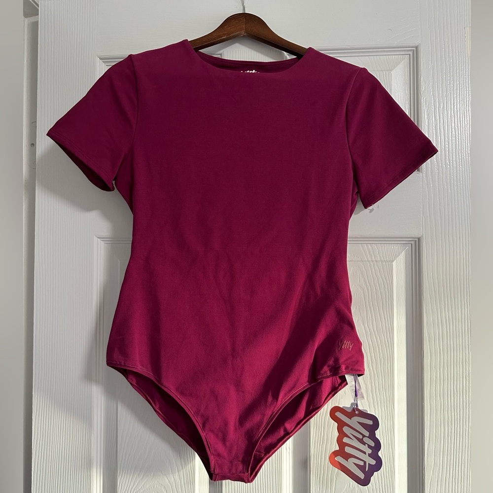 YITTY Burgundy Snug Cotton Short Sleeve Brief Bodysuit NWT - Picture 2 of 8
